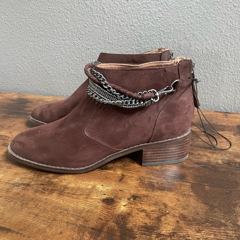 Ankle boot, suede, 1 inch heels